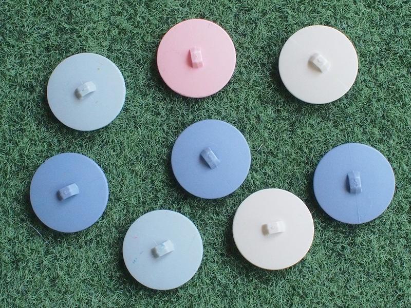 レトロビンテージ手芸雑貨*幾何学ポップなボタン4色8個セットФ23mm☆リメイク装飾パーツデコ レトロビンテージ手芸雑貨*幾何学ポップなボタン4色8個セットФ23mm☆リメイク装飾パーツデコ