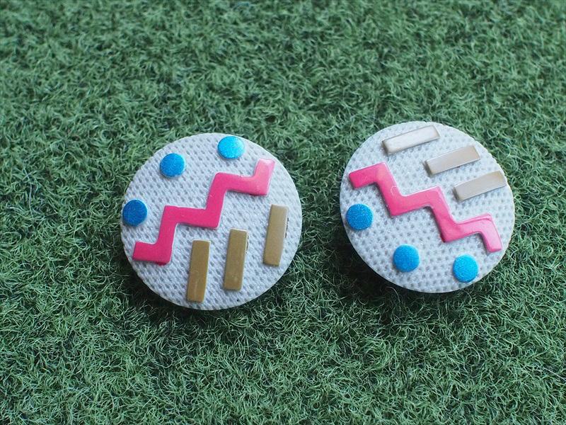 レトロビンテージ手芸雑貨*幾何学ポップなボタン4色8個セットФ23mm☆リメイク装飾パーツデコ レトロビンテージ手芸雑貨*幾何学ポップなボタン4色8個セットФ23mm☆リメイク装飾パーツデコ
