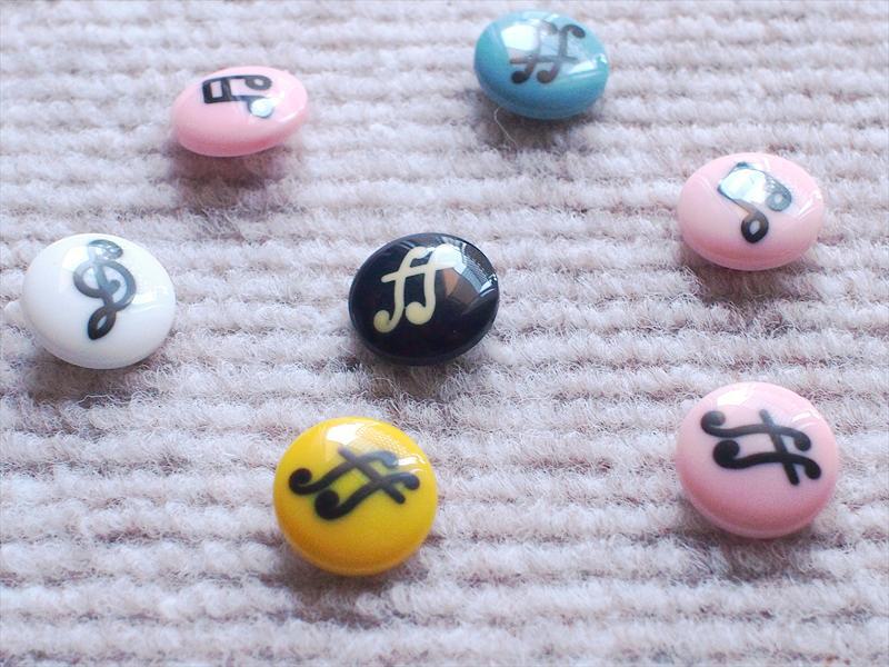 ・レトロビンテージ手芸雑貨*ボタン・音符記号・Φ15㎜・7個セット☆リメイク装飾パーツデコ ・レトロビンテージ手芸雑貨*ボタン・音符記号・Φ15㎜・7個セット☆リメイク装飾パーツデコ