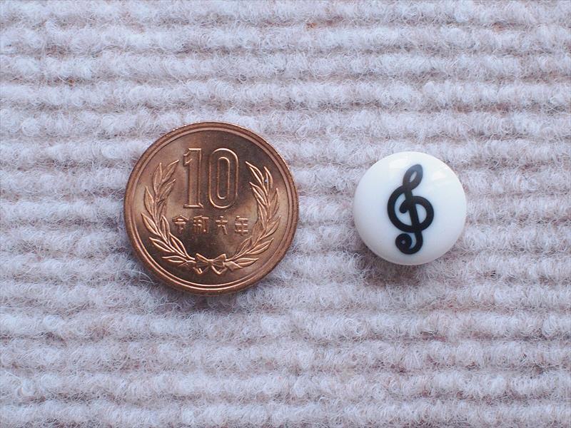 ・レトロビンテージ手芸雑貨*ボタン・音符記号・Φ15㎜・7個セット☆リメイク装飾パーツデコ ・レトロビンテージ手芸雑貨*ボタン・音符記号・Φ15㎜・7個セット☆リメイク装飾パーツデコ