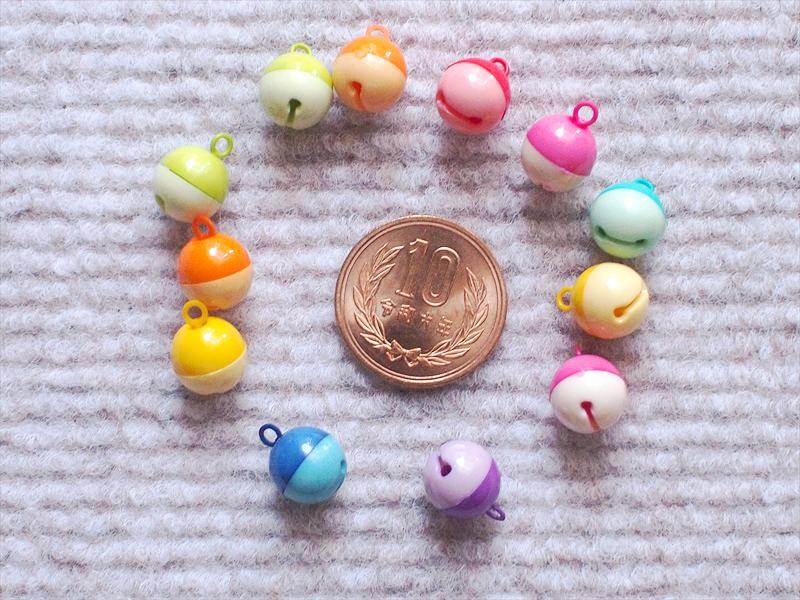 レトロビンテージ手芸雑貨*鈴みたいなボタン・Φ10㎜・13㎜・ミックス20個セット☆パーツ素材リメイク レトロビンテージ手芸雑貨*鈴みたいなボタン・Φ10㎜・13㎜・ミックス20個セット☆パーツ素材リメイク
