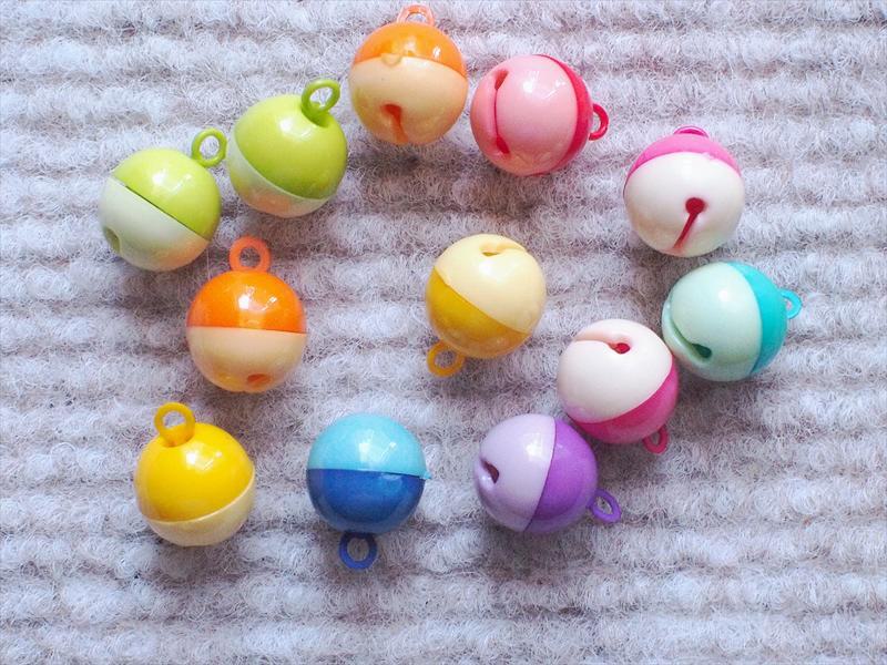 レトロビンテージ手芸雑貨*鈴みたいなボタン・Φ10㎜・13㎜・ミックス20個セット☆パーツ素材リメイク レトロビンテージ手芸雑貨*鈴みたいなボタン・Φ10㎜・13㎜・ミックス20個セット☆パーツ素材リメイク