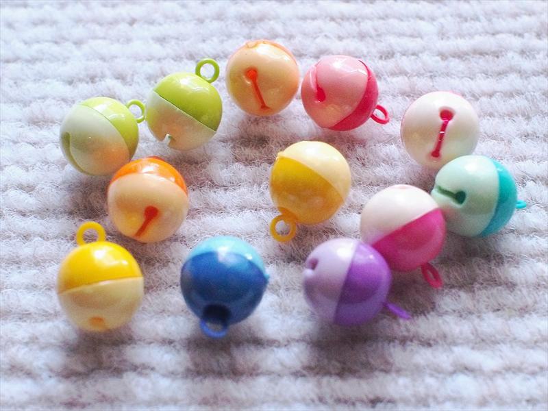 レトロビンテージ手芸雑貨*鈴みたいなボタン・Φ10㎜・13㎜・ミックス20個セット☆パーツ素材リメイク レトロビンテージ手芸雑貨*鈴みたいなボタン・Φ10㎜・13㎜・ミックス20個セット☆パーツ素材リメイク
