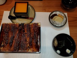 うなぎを食す