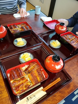 両親と鰻を食す