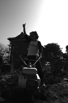 暖かい春になると。。変なヤツらが