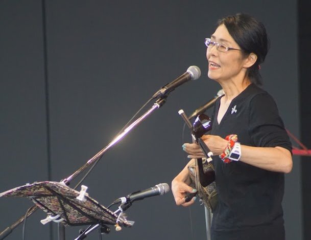 5組目は、菅原真代さん 第一回浜名湖フォークフェスティバル 5組目は、菅原真代さん 第一回浜名湖フォークフェスティバル