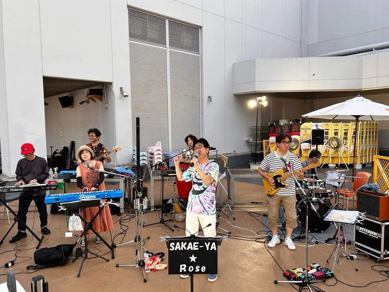 アリノス鈴木一郎さん遠鉄百貨店屋上ビアガーデン「SAKAE-YA☆Rose」でポスターPR! アリノス鈴木一郎さん遠鉄百貨店屋上ビアガーデン「SAKAE-YA☆Rose」でポスターPR!