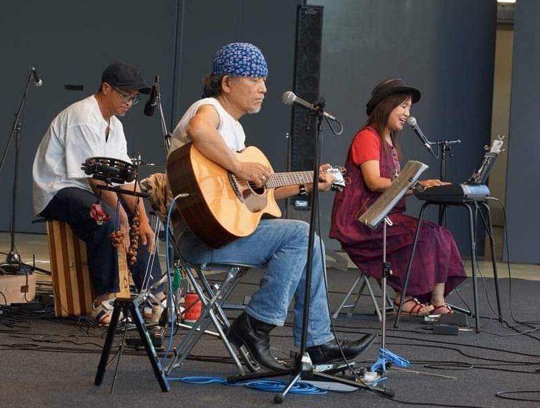 浜名湖フォークフェスティバル出演者紹介19組目 シンギンバーズ with すいか 浜名湖フォークフェスティバル出演者紹介19組目 シンギンバーズ with すいか