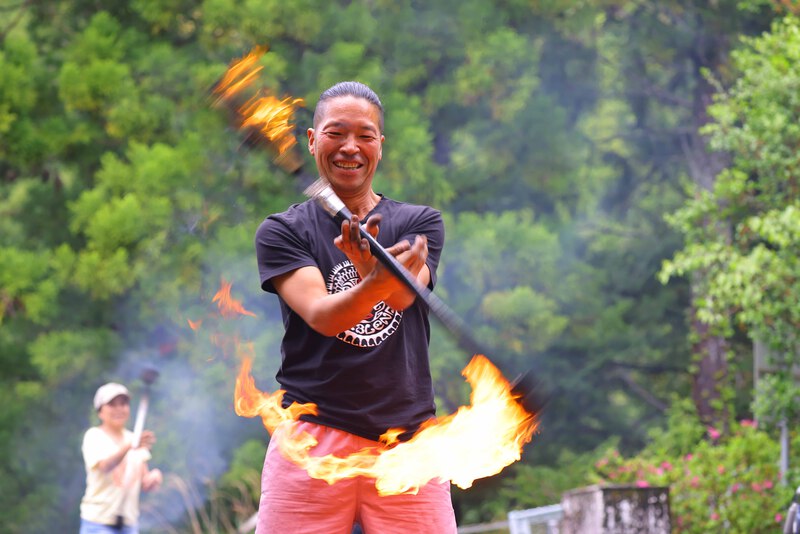 廃校でファイヤーダンス! 廃校でファイヤーダンス!