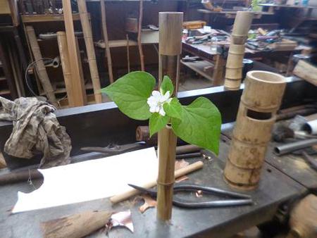 竹の花入れ 竹の花入れ