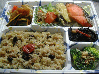 今日は水曜日、ヘルシー玄米弁当の日!