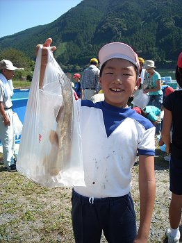キッズ向け虹鱒釣堀がやってくる!