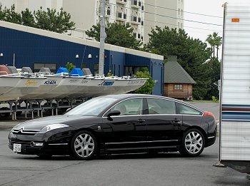 シトロエンC6は陸の船