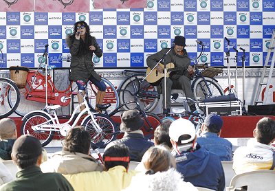 浜名湖をハワイに変えるChiyo Tia