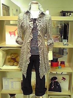 ★くしゅくしゅフリルシャツ入荷★
