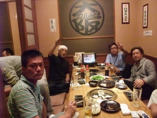 土曜日の夜、東区大阪カルビにて業者会開きました。