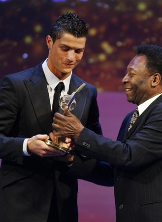 【画像】クリスティア-ノ・ロナウド選手 FIFA年間最優秀選手