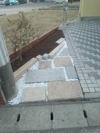 花壇のお直し。