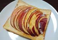 【おやつレシピ】休日の朝食にぴったり！簡単なのに美味しい「アップルパイ風りんごトースト」を作ってみた！