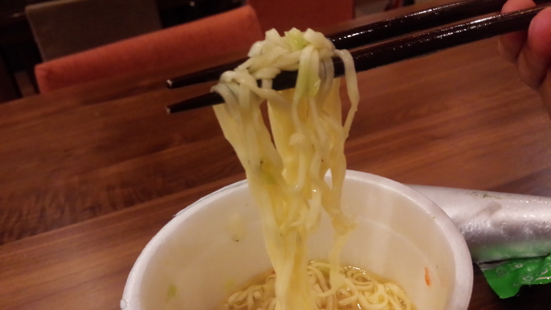 サッポロ一番「ポテマニア」、懐かしい香りのする、駄菓子好きにオススメのカップ麺 サッポロ一番「ポテマニア」、懐かしい香りのする、駄菓子好きにオススメのカップ麺