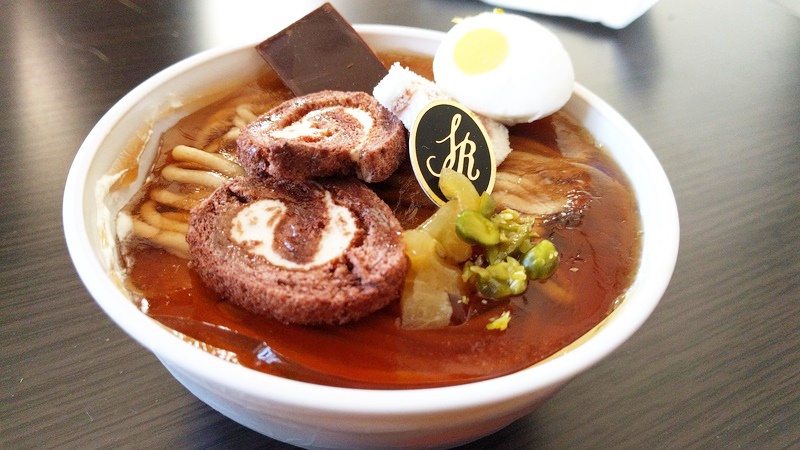 サン・ラファイルで食べるラーメン・かつ丼ケーキが価格も手ごろでうまい! サン・ラファイルで食べるラーメン・かつ丼ケーキが価格も手ごろでうまい!