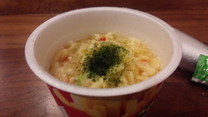 サッポロ一番「ポテマニア」、懐かしい香りのする、駄菓子好きにオススメのカップ麺 サッポロ一番「ポテマニア」、懐かしい香りのする、駄菓子好きにオススメのカップ麺