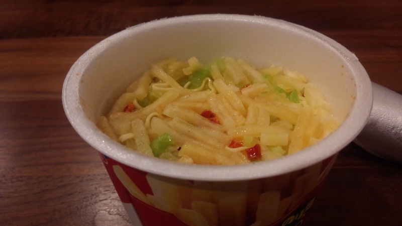 サッポロ一番「ポテマニア」、懐かしい香りのする、駄菓子好きにオススメのカップ麺 サッポロ一番「ポテマニア」、懐かしい香りのする、駄菓子好きにオススメのカップ麺