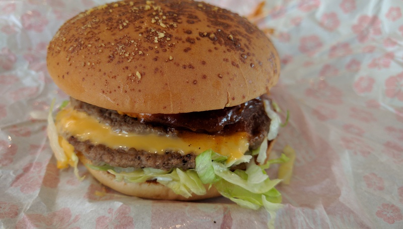 期間限定ロコモコバーガーを食べて材料を予測する 期間限定ロコモコバーガーを食べて材料を予測する