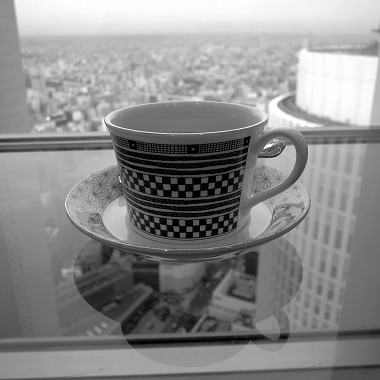 空とぶコーヒーカップ