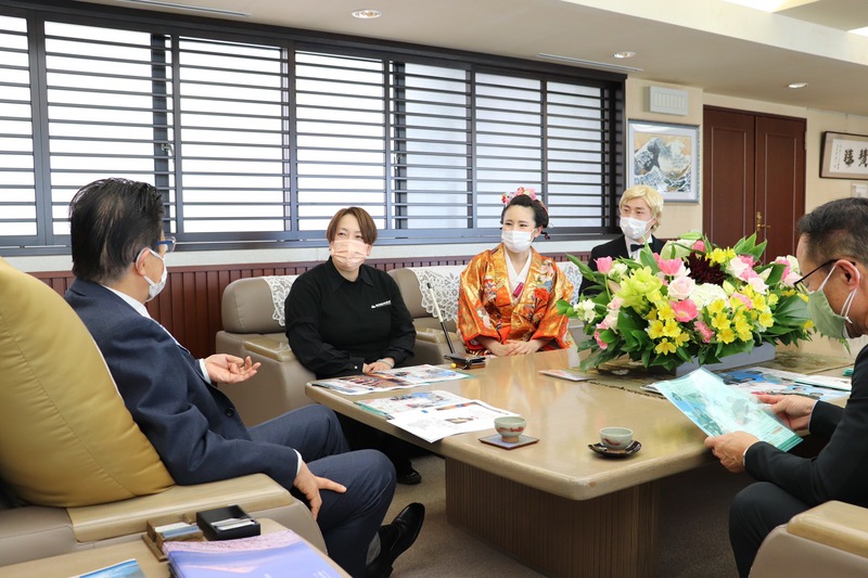 川勝平太静岡県知事の元へ、表敬訪問に伺いました! 川勝平太静岡県知事の元へ、表敬訪問に伺いました!