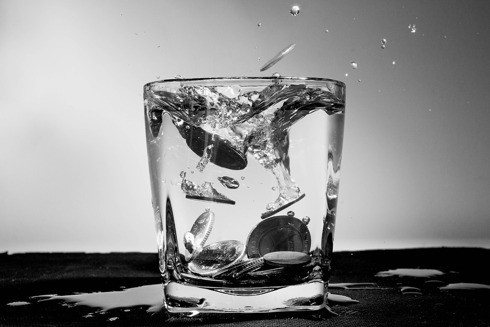 コップの水 コップの水