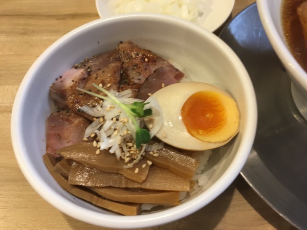 【静岡市葵区】麺屋 日出次 丸鶏味玉そば+玉ねぎ、まかない丼 【静岡市葵区】麺屋 日出次 丸鶏味玉そば+玉ねぎ、まかない丼