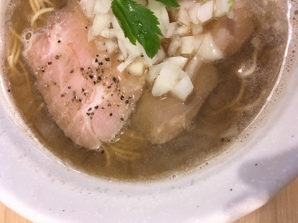 【静岡市葵区】麺屋 日出次 煮干しそば+玉ねぎトッピング【街中】 【静岡市葵区】麺屋 日出次 煮干しそば+玉ねぎトッピング【街中】