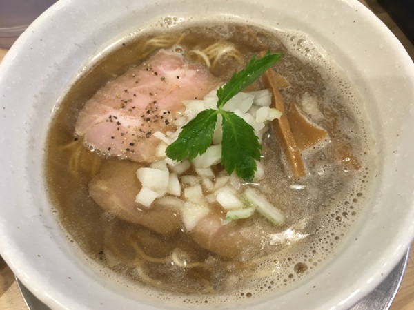 【静岡市葵区】麺屋 日出次 煮干しそば+玉ねぎトッピング【街中】 【静岡市葵区】麺屋 日出次 煮干しそば+玉ねぎトッピング【街中】