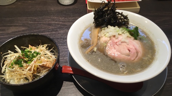 【焼津市】麺創房LEO 濃厚煮干し中華そば、和え玉煮干し 【焼津市】麺創房LEO 濃厚煮干し中華そば、和え玉煮干し