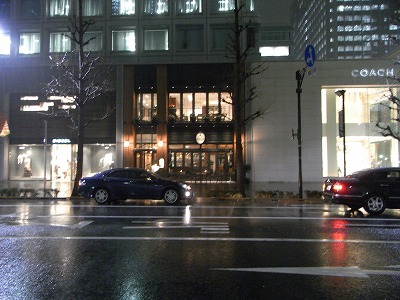 「東京へ行く」その３　～雨の街～