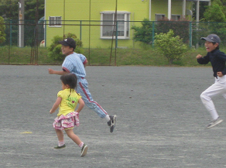 小学生ソフトボール練習