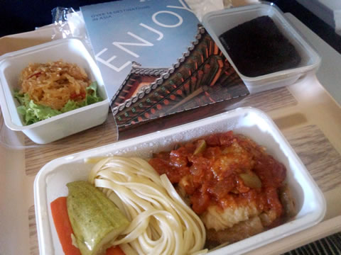 デルタ航空のバンコク→成田、エコノミークラスの機内食