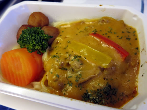ANA 関西空港から香港までのエコノミークラスの機内食