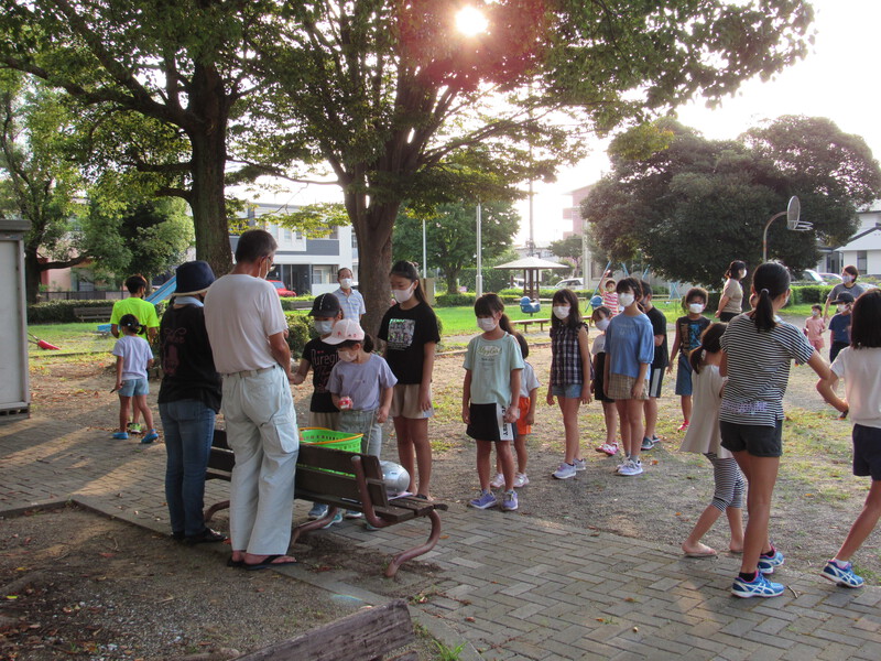 六地区子ども会主催のラジオ体操が8/24(水)～26日(金)の3日間くすのき公園で行われました。