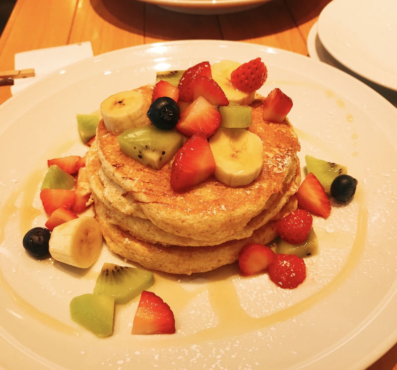 「Marks Cafe」で娘とほっと一息。