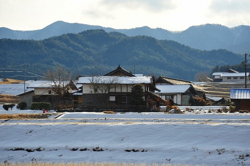 雪の農村風景　恵那