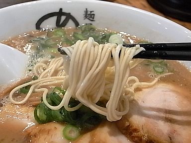 「めん虎浜松」で魚介トンコツ