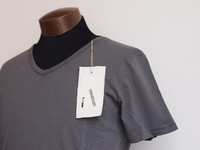 V::room / ANNIVERSARY V-neck T