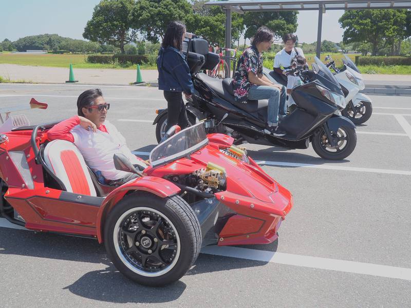 かっこいい世界の名車がやってくる～トライクも＠フェラーリ、ポルシェ、ランボルギーニ、3輪バイク │ みんなの“BOAT RACE  PARK”浜名湖（ボートレース浜名湖／浜名湖競艇 公式ブログ）