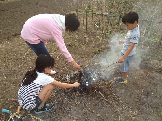 焼き芋とか焼きマシュマロとか