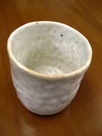 手作りの湯のみ