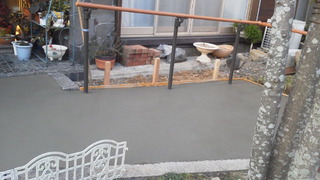 生コン入りました。