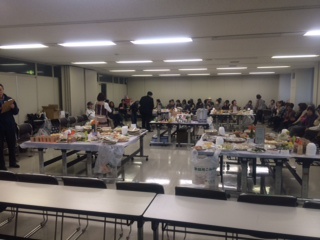 会合前のお食事会。